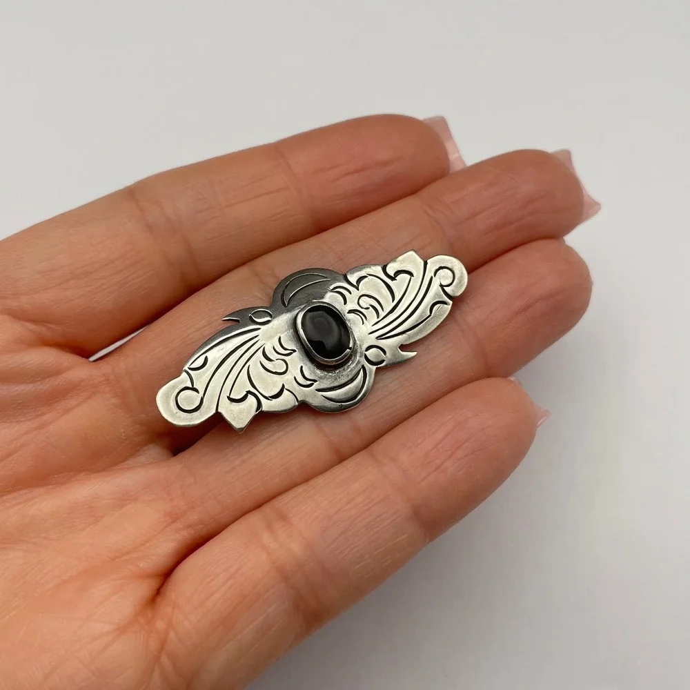 Vintage Mexican Sterling Silver Black‎ Onyx Pin Brooch Unisex Jewelry